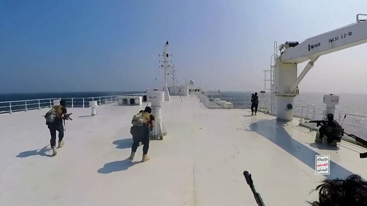 Po pirátském únosu lodi zvažují Američané zásah proti jemenským Húsíům